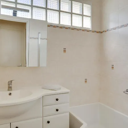 Lovely Flat In Kwatera prywatna *