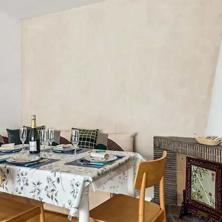 Lovely Flat In Paris